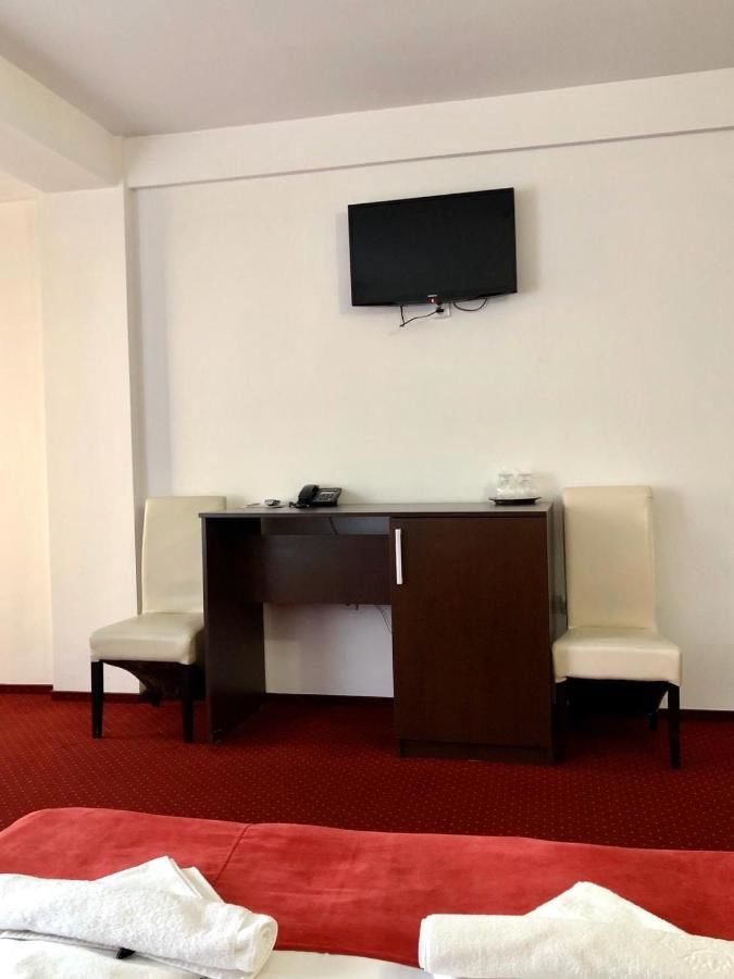 Отель Hotel A3 Кымпия-Турзи