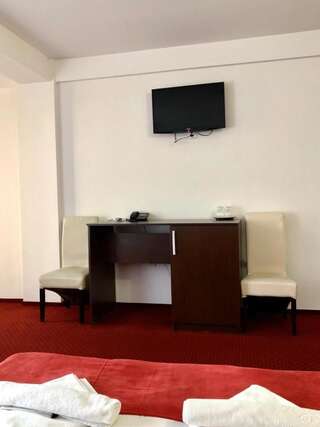 Отель Hotel A3 Кымпия-Турзи Двухместный номер Делюкс с 1 кроватью-9